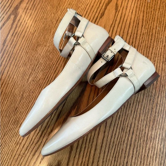 Frye Cream Women's Flats EUC 9.5 - Picture 2 of 5